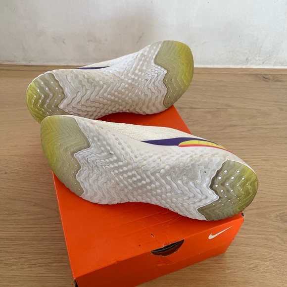 NIKE • Epic react flyknit womens size 8 - Picture 4 of 5